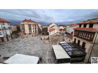 Casa en venta en plena Plaza de España en el ayuntamiento de Porto do Son