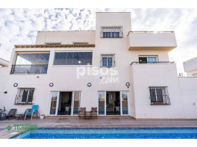 Casa unifamiliar en venta en Almerimar