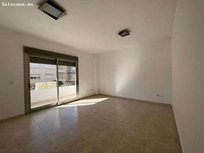 En venta apartamento céntrico, con tres dormitorios en Teulada.