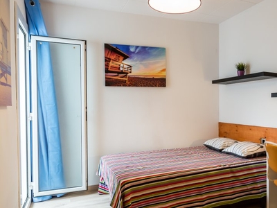 Habitación en apartamento de 4 dormitorios en L'Hospitalet de Llobregat