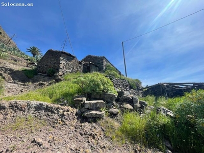 Venta de casa caida en la Gomera de 81 m2 y 1000 m2 terreno