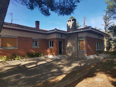 Venta de casa con piscina en La Muela