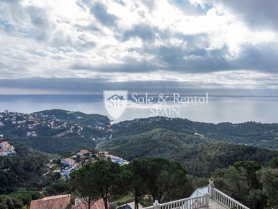 Venta de casa con piscina en Roca Grossa-Serra Brava (Lloret de Mar)