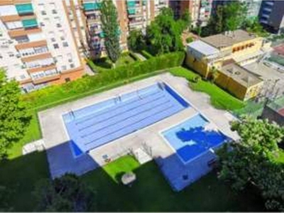 Venta de piso con piscina y terraza en Naranjo-La Serna (Fuenlabrada)