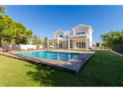 Villa con piscina privada en Cabo Roig