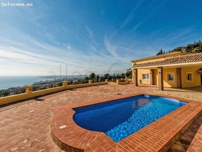 Villa espectacular con magníficas vistas al mar.