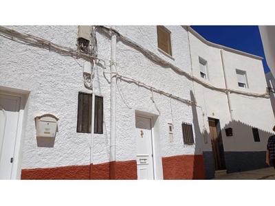 VIVIENDA DE ALQUILER EN ABRUCENA