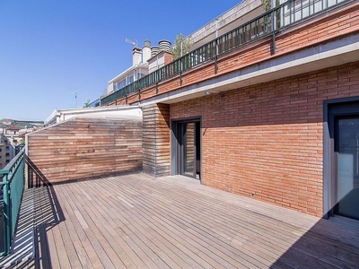 Ático en alquiler en Sant Gervasi - Galvany de 4 habitaciones con terraza y garaje