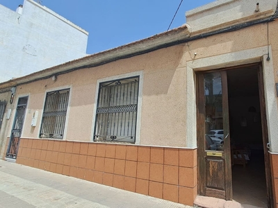 Chalet en venta en Los Montesinos, Alicante