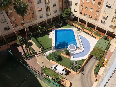 Piso en venta en calle Camilo José Cela de 3 habitaciones con terraza y piscina