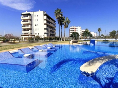 Piso en venta en Los Arenales del Sol de 3 habitaciones con terraza y piscina