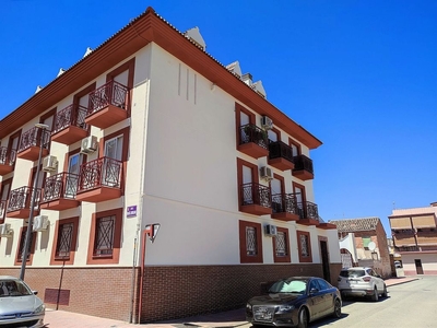 Venta de dúplex en calle Federica Montseny de 3 habitaciones con terraza y garaje