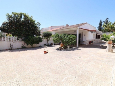 Venta Casa adosada en Ardillas-lomas Don Juan Orihuela. Con terraza 72 m²