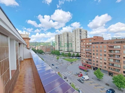 Alquiler Piso Bilbao. Piso de dos habitaciones Séptima planta con terraza