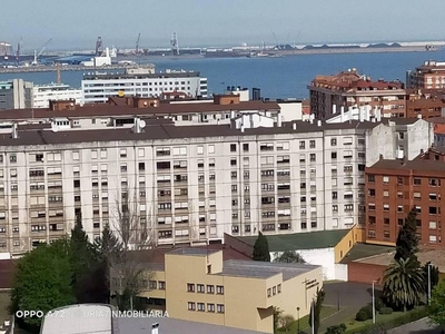 Alquiler Piso Gijón. Piso de tres habitaciones en Calle Lastres. Buen estado 14