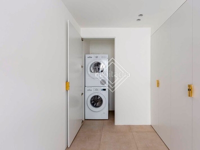 Ático con 5 habitaciones con ascensor, parking y aire acondicionado en Madrid