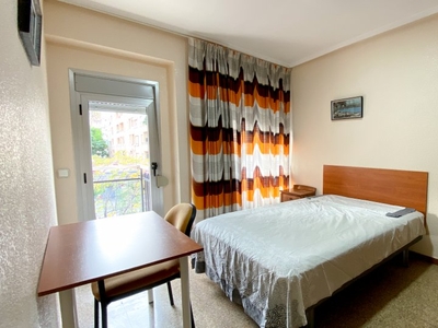 Habitaciones en apartamento de 4 dormitorios en Algirós, Valencia