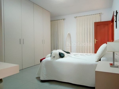 Piso con 6 habitaciones con calefacción y aire acondicionado en Cornellà de Llobregat