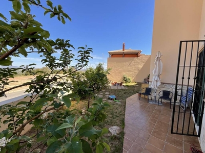 Venta Casa adosada Antequera. Buen estado con terraza 271 m²