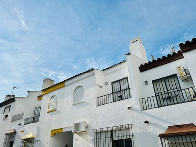 Venta Casa adosada Chiclana de la Frontera. 131 m²