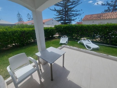 Venta Casa adosada en Avenida ESTADOS UNIDOS 60 San Bartolomé de Tirajana. Buen estado con terraza 40 m²