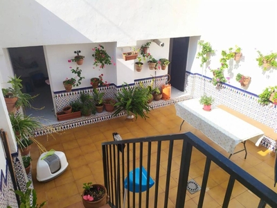 Venta Casa adosada en Calle Aranda Álora. Buen estado plaza de aparcamiento con balcón 216 m²