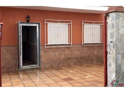 Venta Casa adosada en Calle AZAHAR Granada. Buen estado con terraza 124 m²