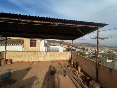 Venta Casa adosada en Corralazo Alhama de Granada. A reformar con balcón 164 m²