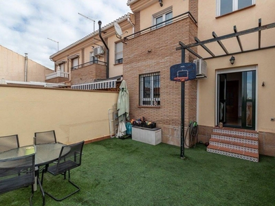 Venta Casa adosada Monachil. Con balcón 93 m²