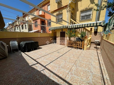 Venta Casa adosada Vegas del Genil. 165 m²