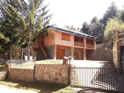 Venta Casa unifamiliar en Calle Font Moreu Alp. Buen estado con terraza 219 m²