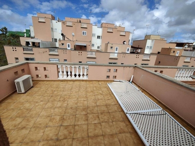 Venta Casa unifamiliar en Calle Princesa Dacil s/n Arucas. Buen estado plaza de aparcamiento con balcón 180 m²