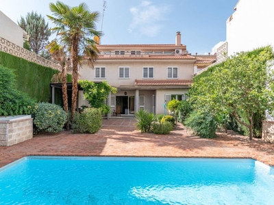 Venta Casa unifamiliar en de Mercedes Gaibrois 13 Granada. Con terraza 325 m²