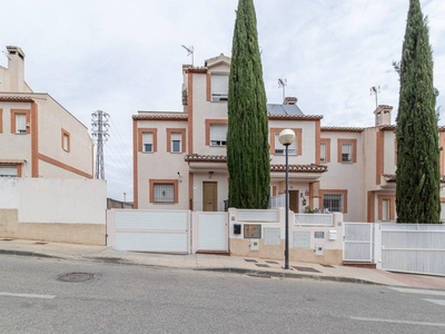 Venta Casa unifamiliar en Jorge Luis Borges 12 Atarfe Atarfe. Con terraza 230 m²