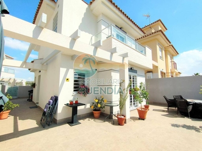 Venta Casa unifamiliar en Prof Salvador Zamora Nava 54 Mazarrón. Nueva plaza de aparcamiento con terraza 118 m²
