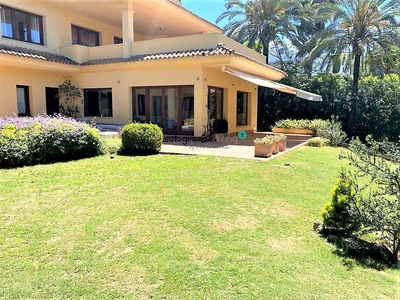 Venta Casa unifamiliar San Roque. Con balcón 2000 m²