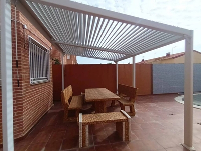 Venta Chalet Chozas de Canales. Buen estado plaza de aparcamiento con terraza 163 m²