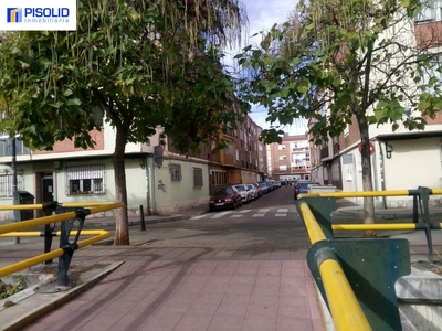 Venta de piso con terraza en Circular,Vadillos (Valladolid), Vadillos
