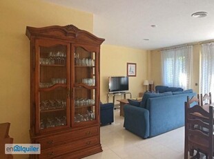 Elegante apartamento de 4 dormitorios en alquiler en Delicias