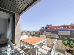 ¡Excelente piso nuevo en Málaga!