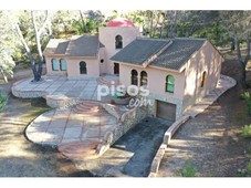 Casa unifamiliar en venta en Calle Glorieta Josechu Aranguren en Urbanización Peñalagos por 335.500 €