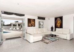 Casa villa minimalista en una sóla planta, zona playa! en Marbella