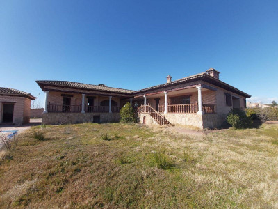 Chalet en San Román de los Montes