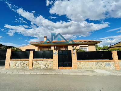 Chalet en San Román de los Montes