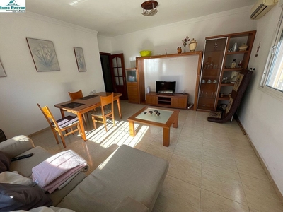 Ático en venta en Melilla de 3 habitaciones con terraza y balcón