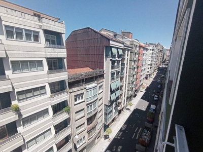 Venta Piso Ourense. Piso de cuatro habitaciones Buen estado con balcón