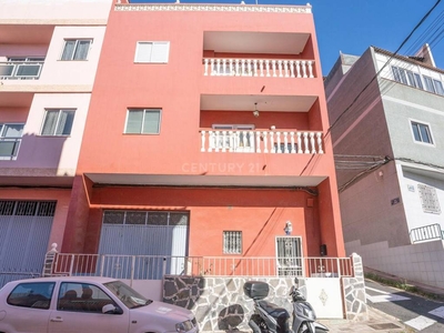 Venta Piso Santa Cruz de Tenerife. Piso de cuatro habitaciones Buen estado