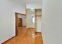 Alquiler piso con 2 habitaciones en Moscardó Madrid