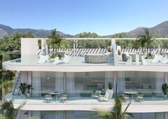 Apartamento lujoso atico 2 dormitorios con piscina en Fuengirola
