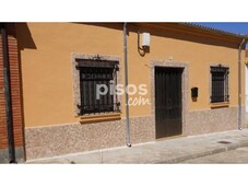 Casa adosada en venta en Calle de las Delicias, 6 en Osorno La Mayor por 79.000 €